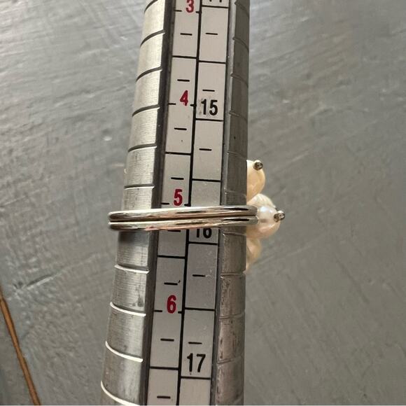 Faux Pearl Beaded Silver Ring Size 5.25 - Picture 7 of 7